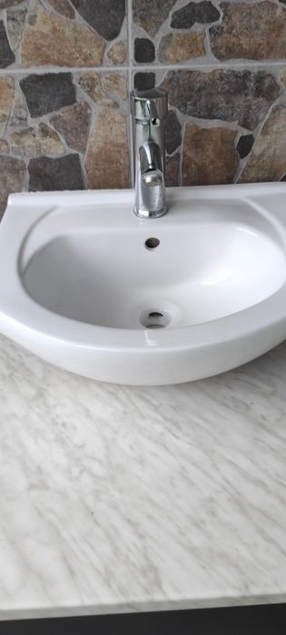 Мивка  със смесител