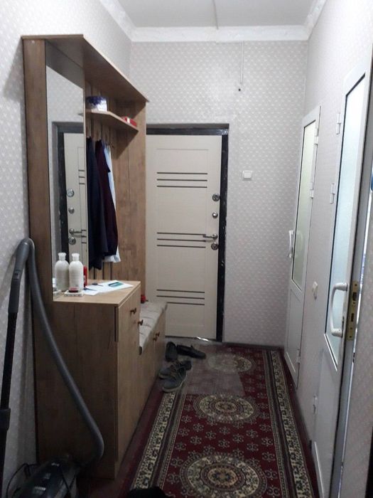 Юнусабад 19 квартал. Продается квартира 1/1/5