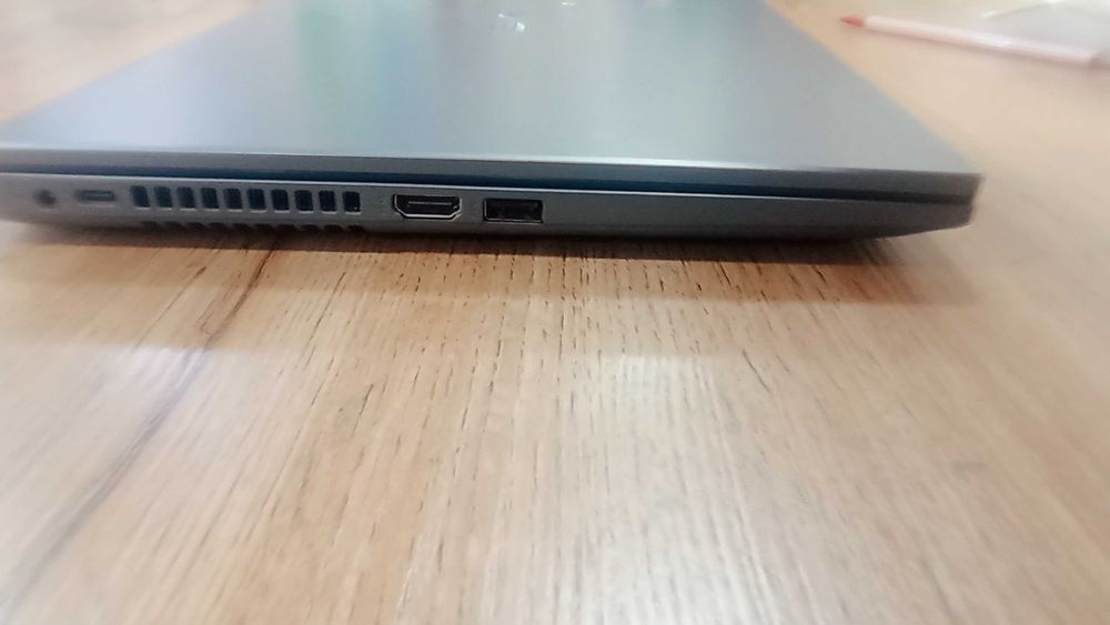 VivoBook_Asus laptop  200$ kami yoʻq windows 10 . 6 oy ishlatilgan