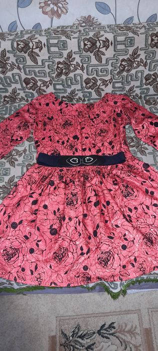 Продам женские платья