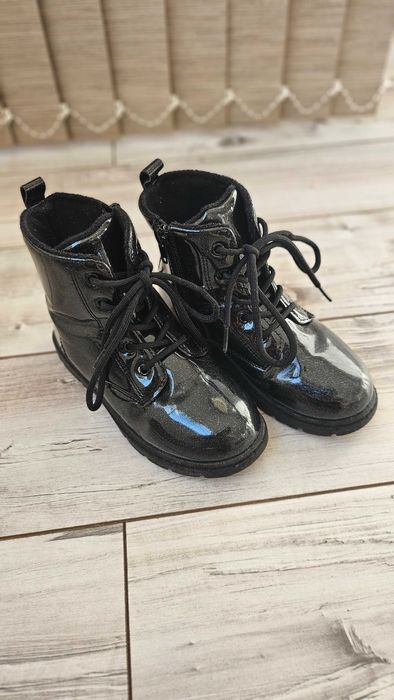 Лачени боти за момиче