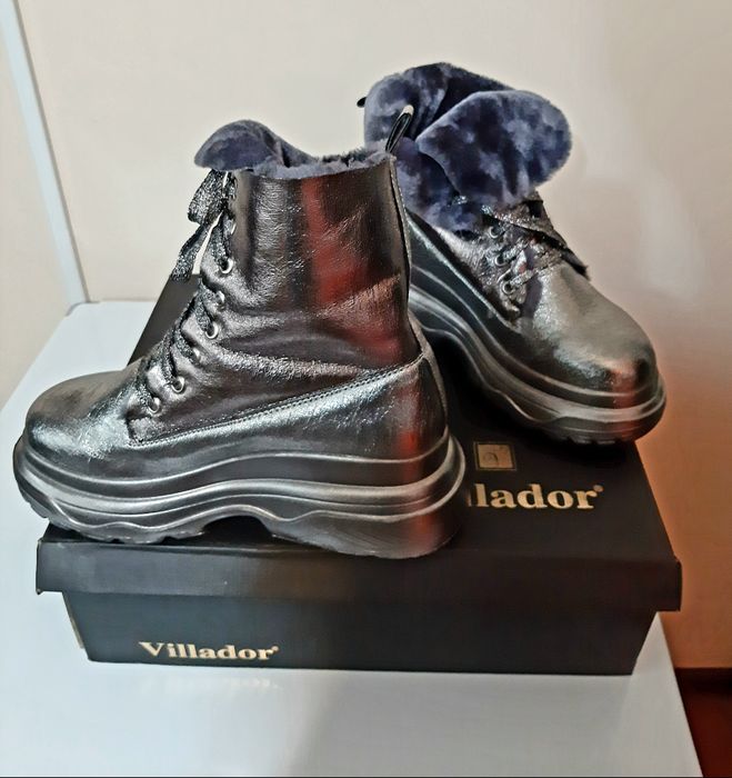 Продам зимнии ботинки