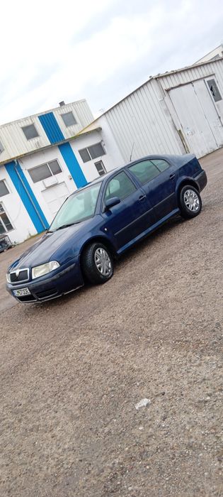 Vand skoda 1.9 2002 în stare buna de funcționare