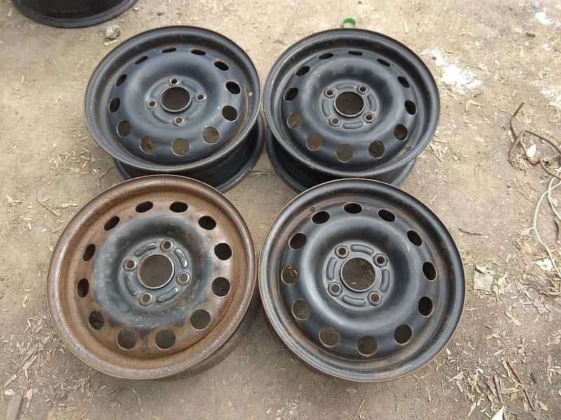 Продам оригинальные металлические диски на Ford