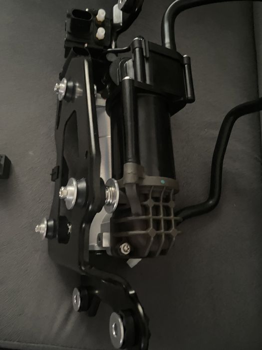 Compresor NOU Suspensie perne aer bmw x5 f15 x6 f16