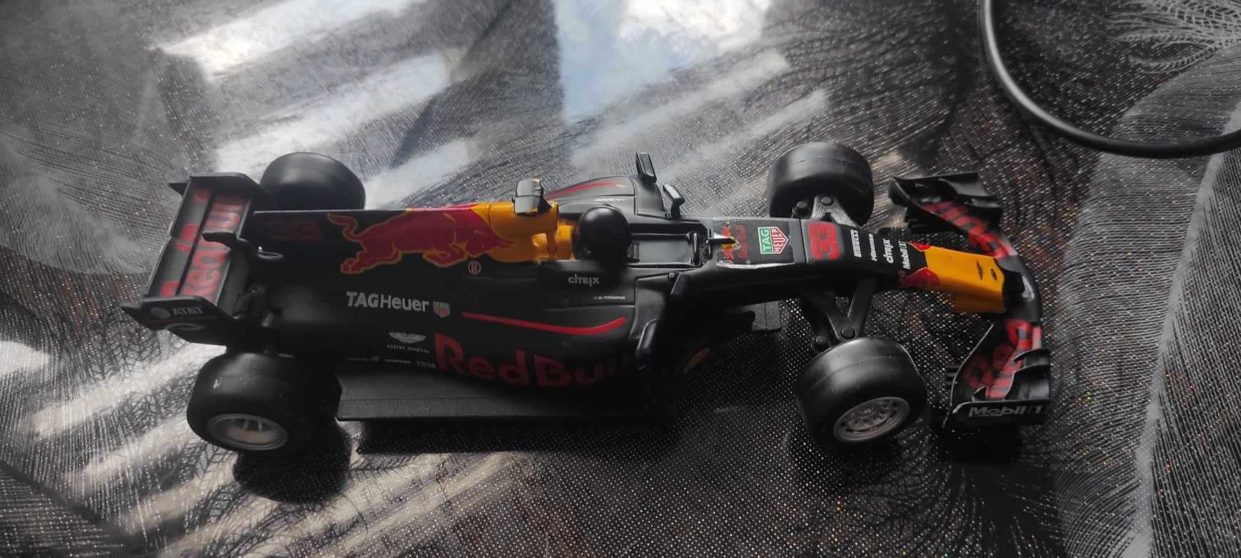 Формула 1 количка RedBull RB18 2022 #1 Max Verstappen,