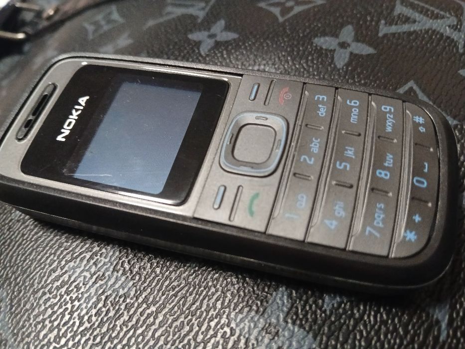 Assalom alekum telefon sotiladi Original Nokia 1208