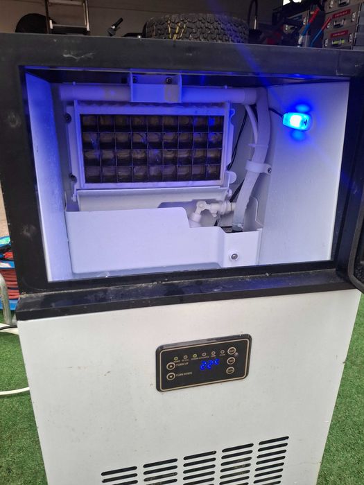 Ледогенератор - 45 кг / 24 ч,