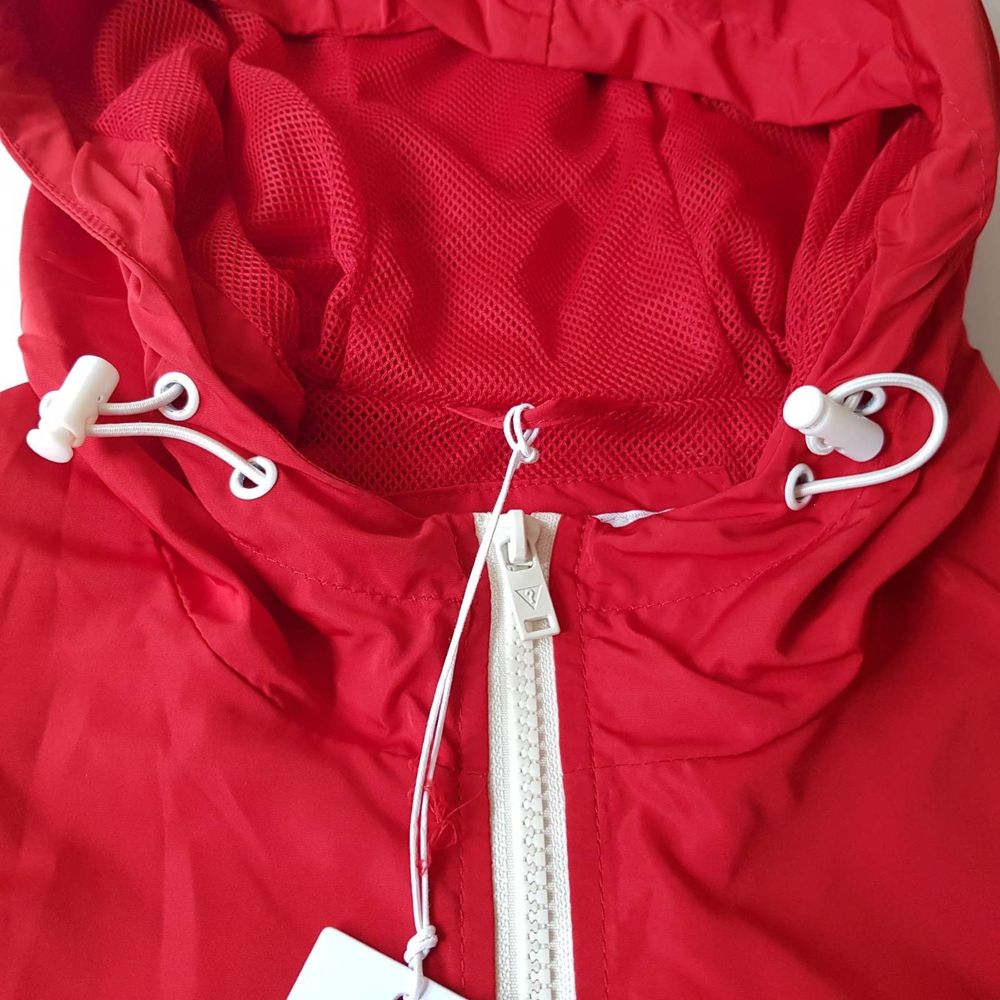 Мъжко яке Guess, M размер, ново с етикет, червен цвят