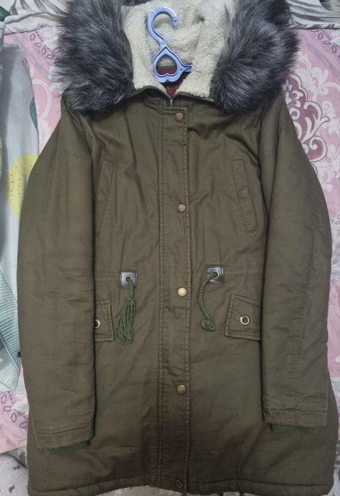 Qizlar va ayollar uchun kurtka