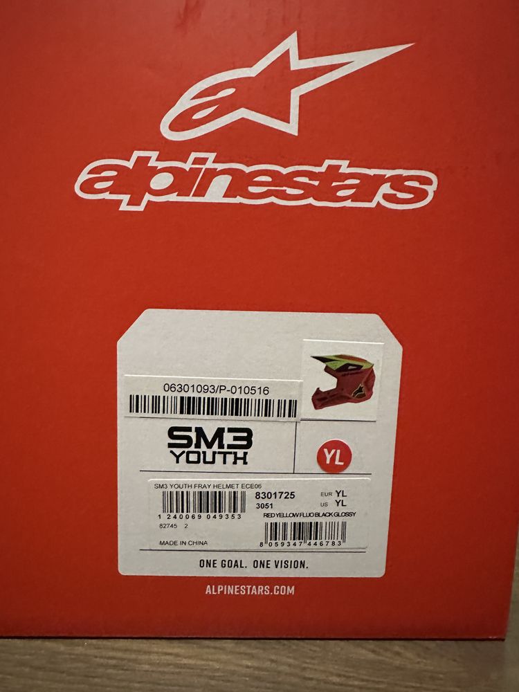 Каска Alpinestars в комплект с очила 100%
