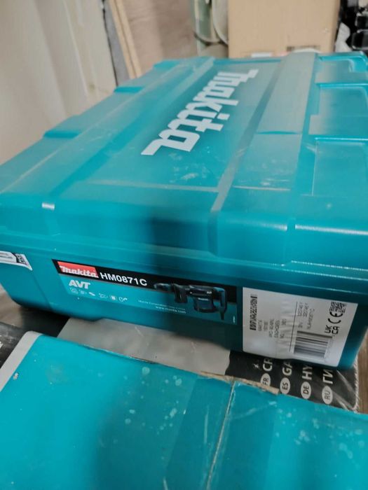 Професионален къртач Makita HM0871C