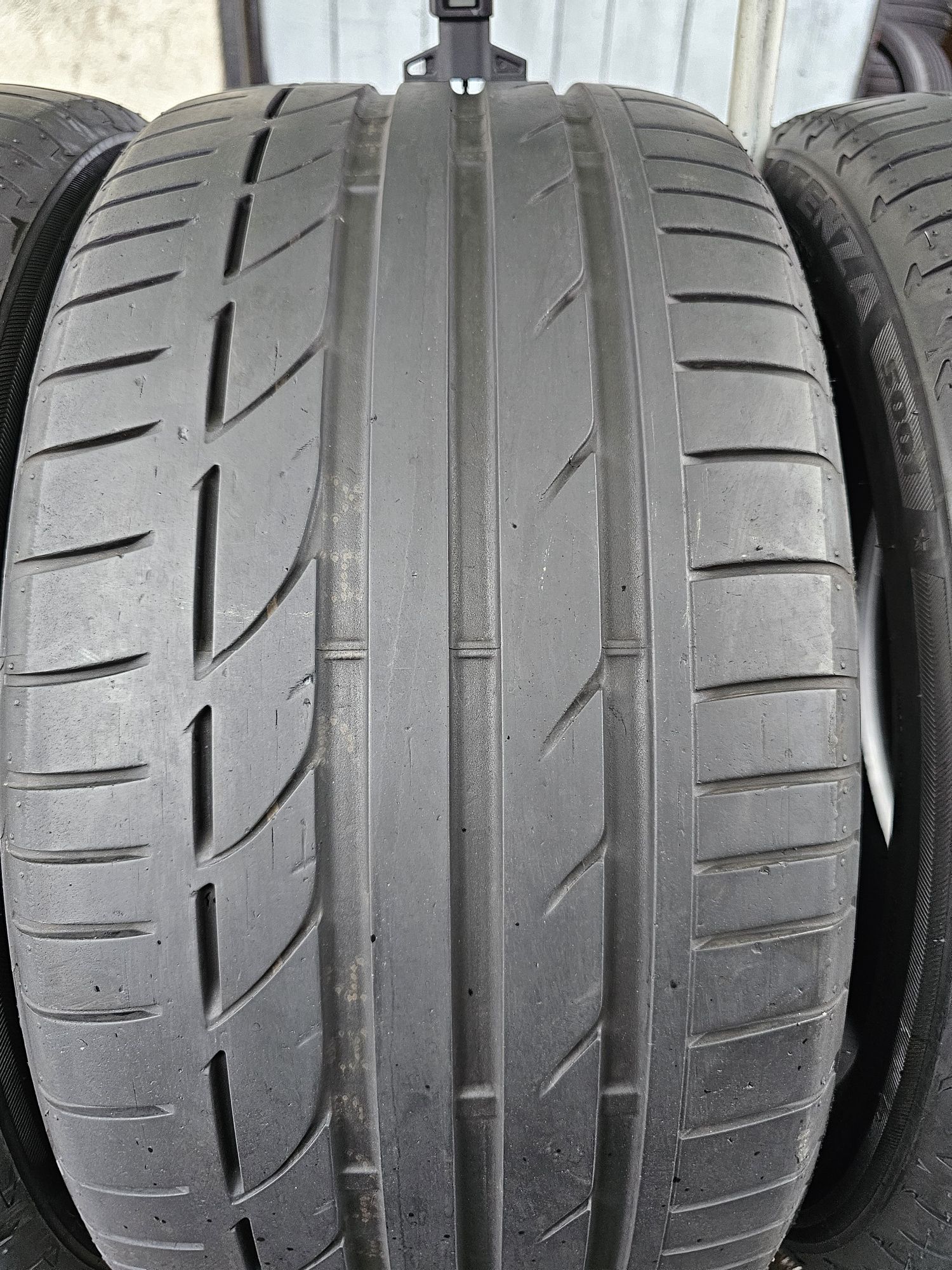 Vând patru anvelope de vara Bridgestone 245 40 20  cu  275 35 20