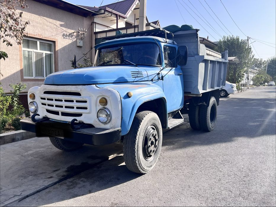 Zil 1984 yil yaxshi xolatida qarab xaydalgan