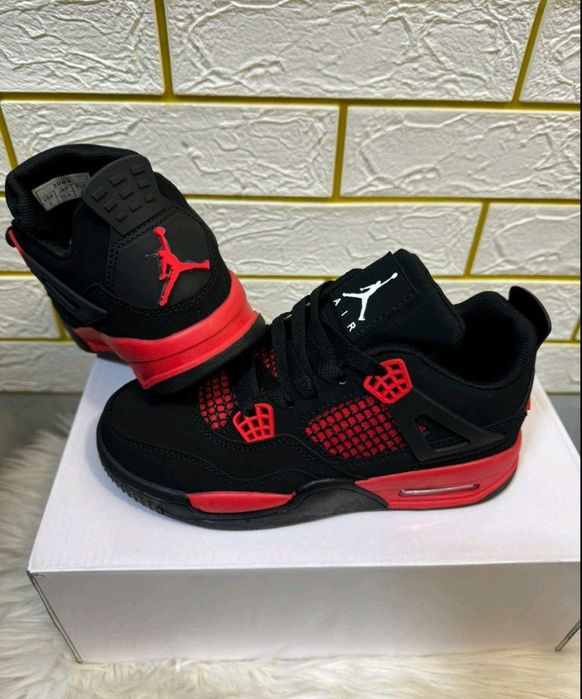 Adidasi Jordan copii