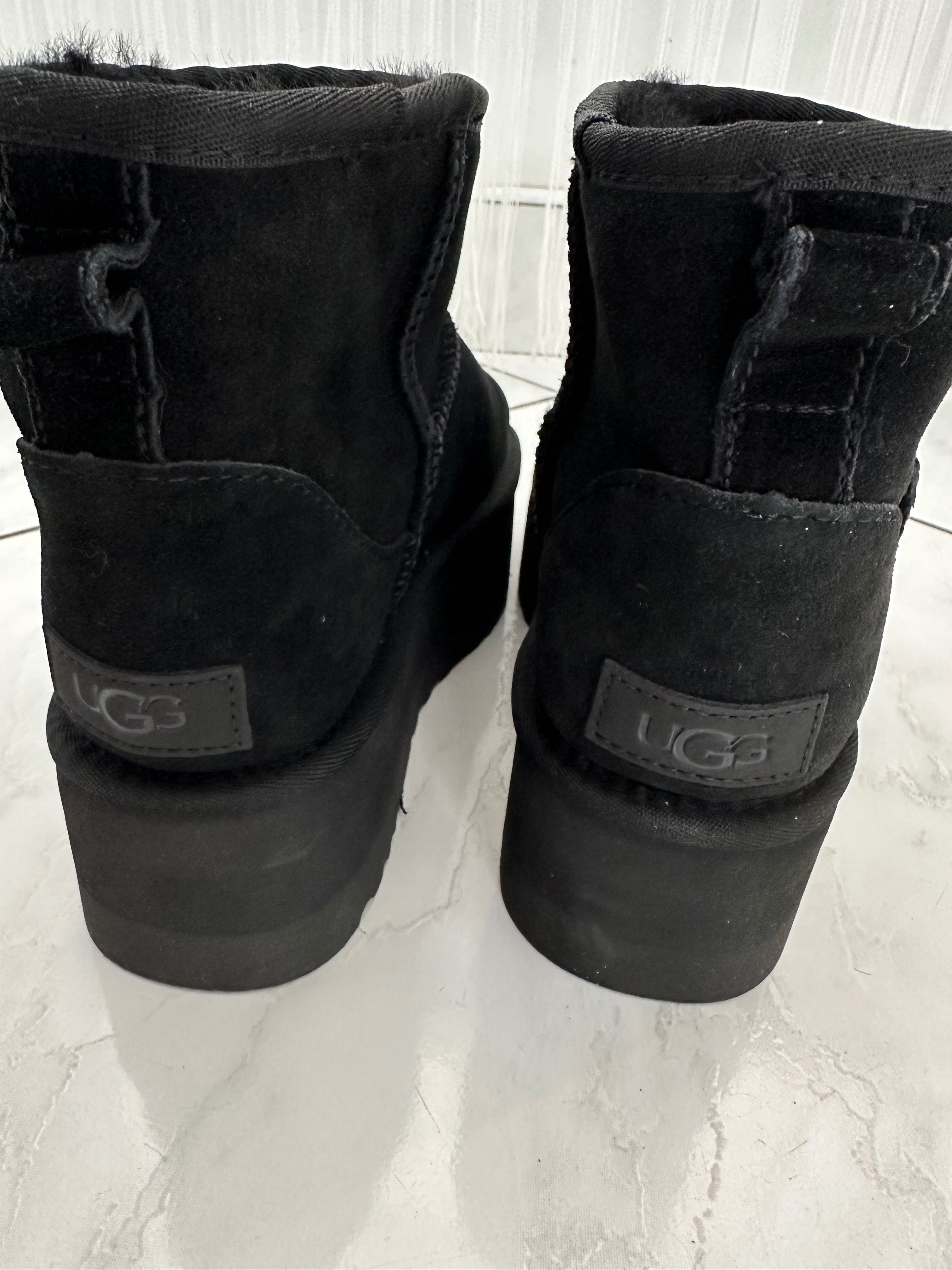 UGG ultra cu platforma , noi , marime 37