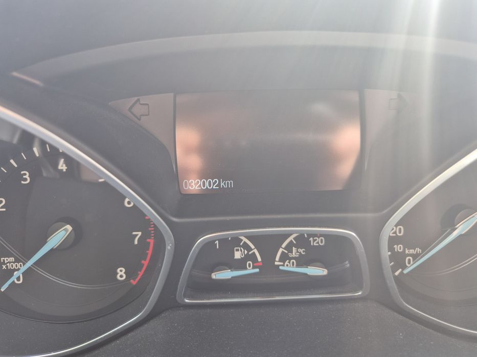 Vând Ford Kuga 1.5 ECO BOOST