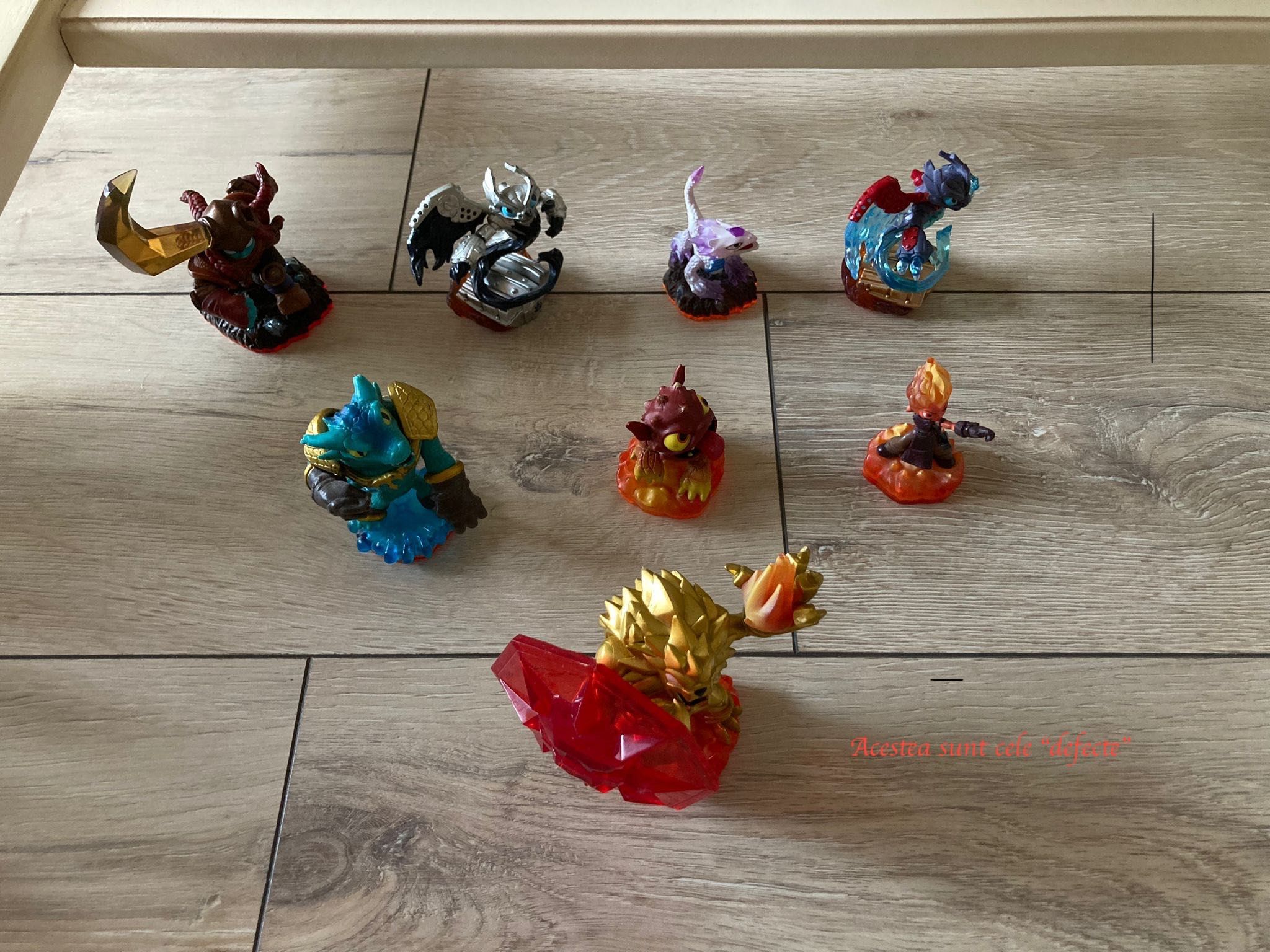 Skylanders - 25 figurine. + altele