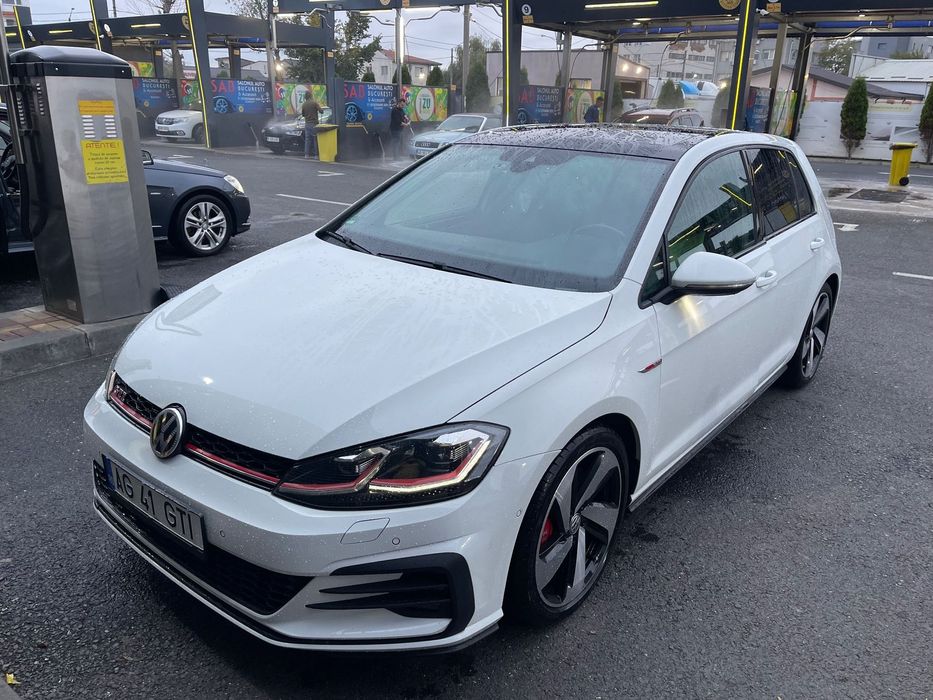 Volkswagen Golf Vand Golf 7.5 GTI Performance 245 cai