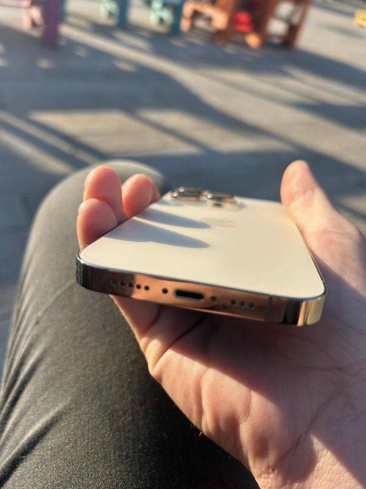 iPhone 14 Pro Gold