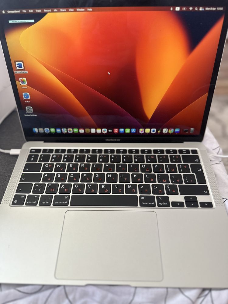 MacBook перфектно запазен