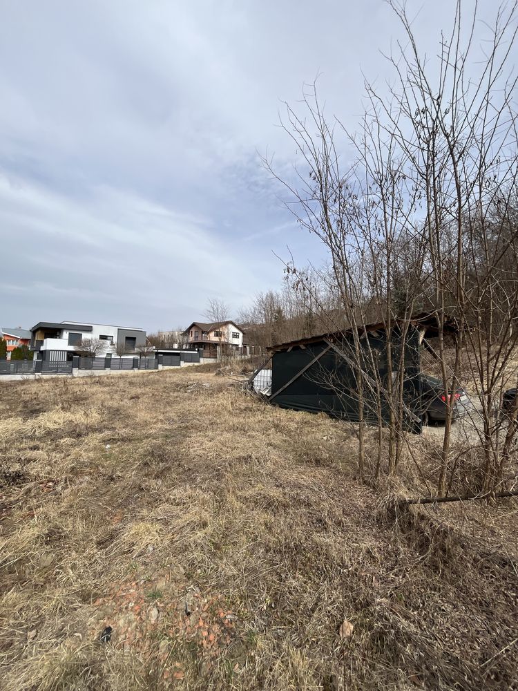 Teren intravilan de vanzare