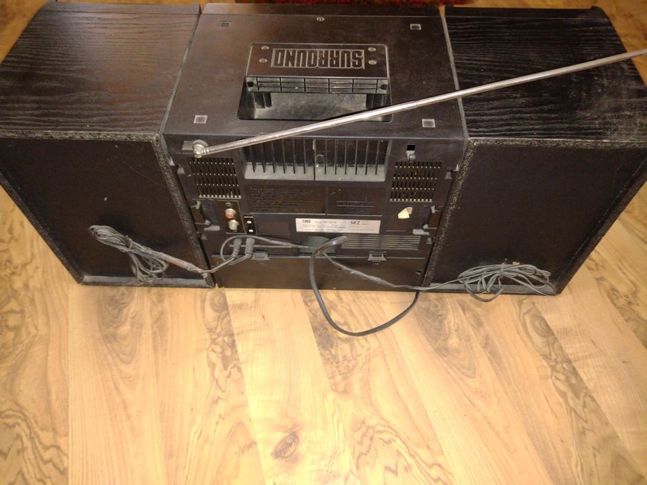 Radio Casetofon Surround cu Boxe din Lemn (Anii '70-'80) vechi/vintage