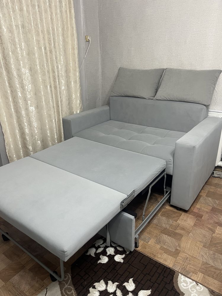 Мини диван в отличном состояние