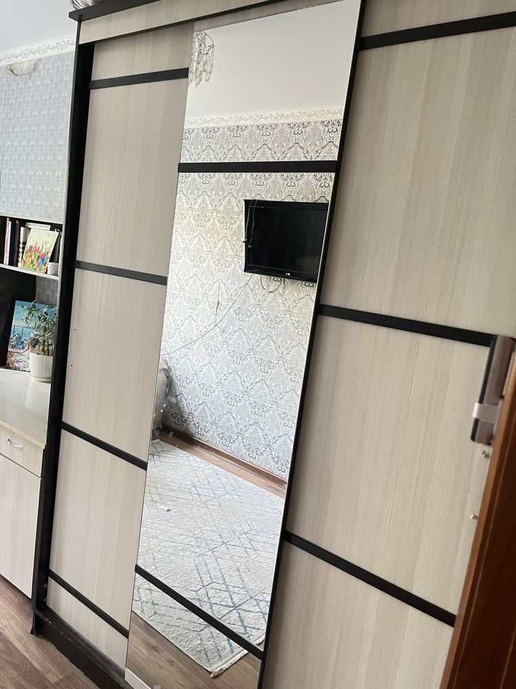 Продам шифоньер и  компьютерный стол