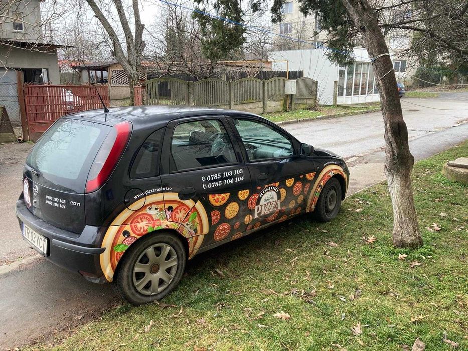 colantare auto cu printuri tip reclama