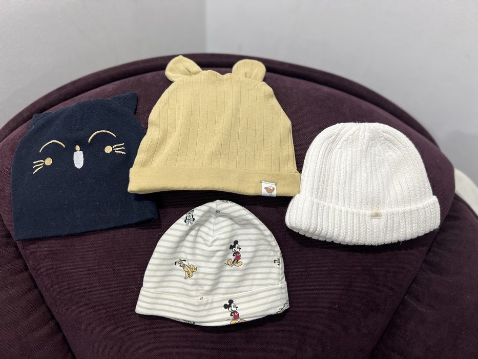 Set caciuli 3-6 luni