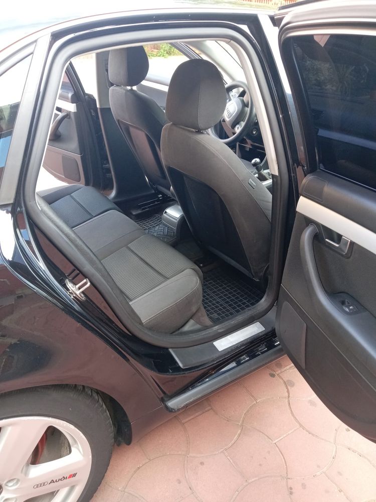 Vand Audi A4 b7-S line proprietar in acte