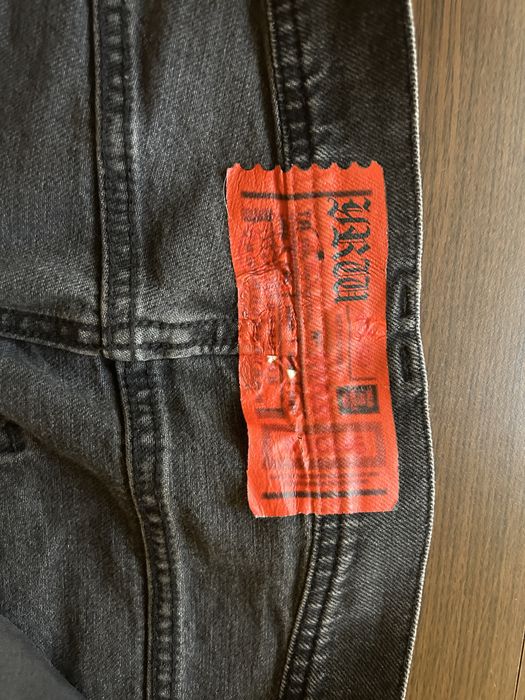 Blugi young rich white