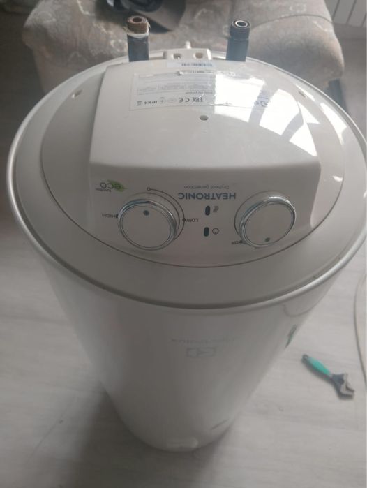 продам бойлер на 50литров Electrolux