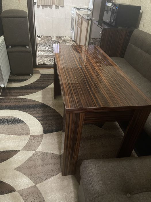 Кухонный набор диван стол, шкаф и пуфик