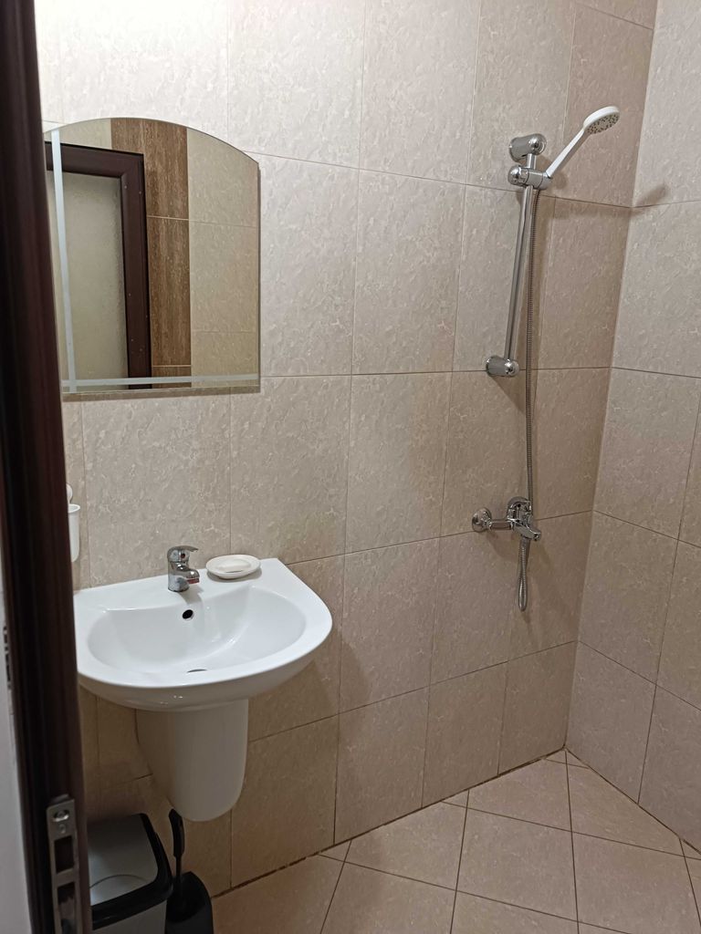 Дава се под наем Двустаен апартамент в Варна, Трошево - 78 кв.м за 382.5 € - Снимка #7