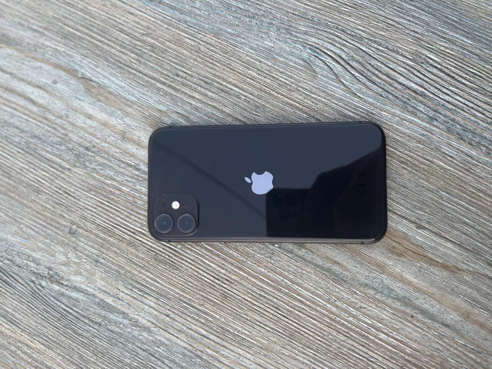 iPhone 11 64гб всё работает
