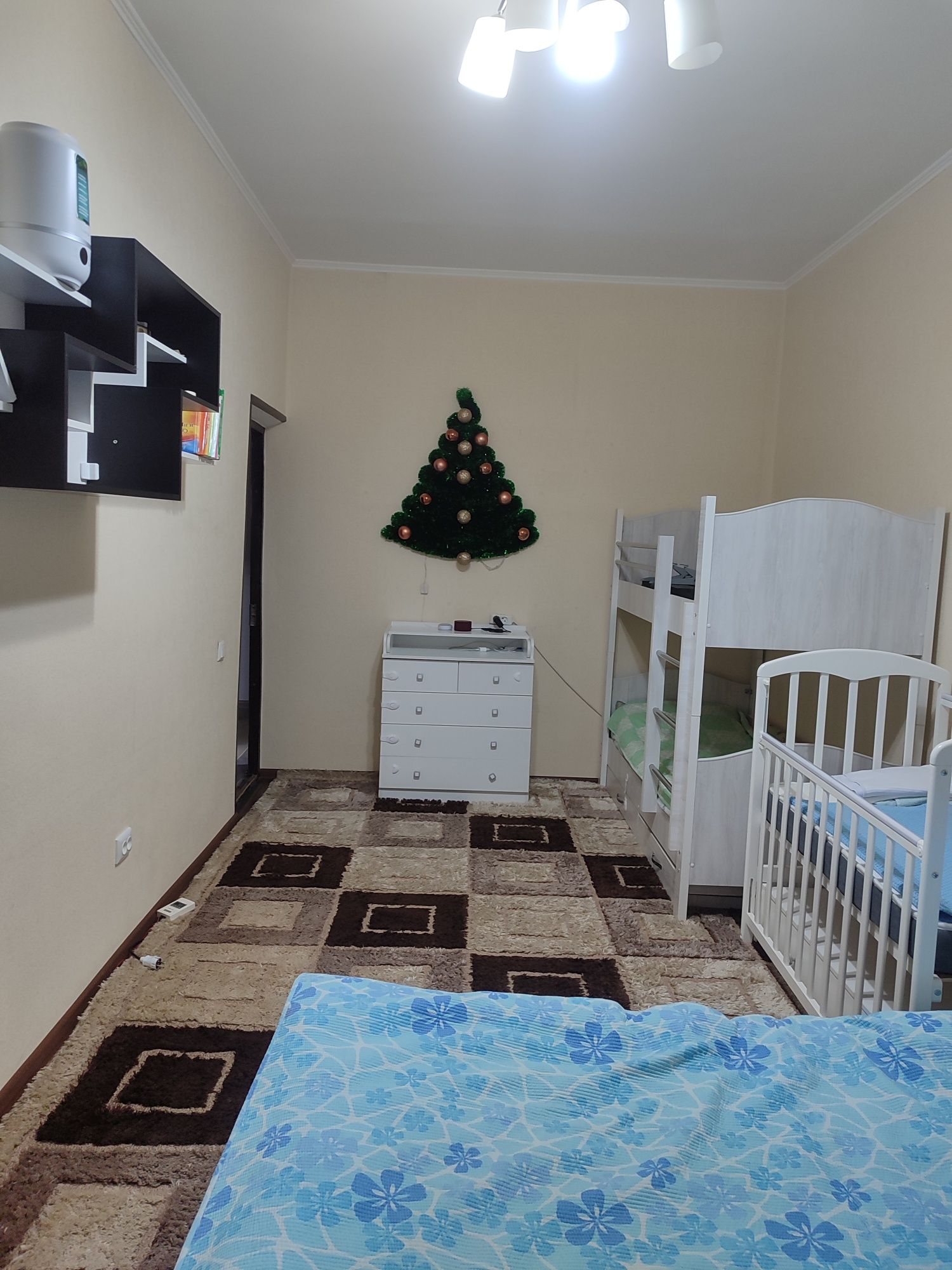 Срочно продается своя 2/2/4 массив водник