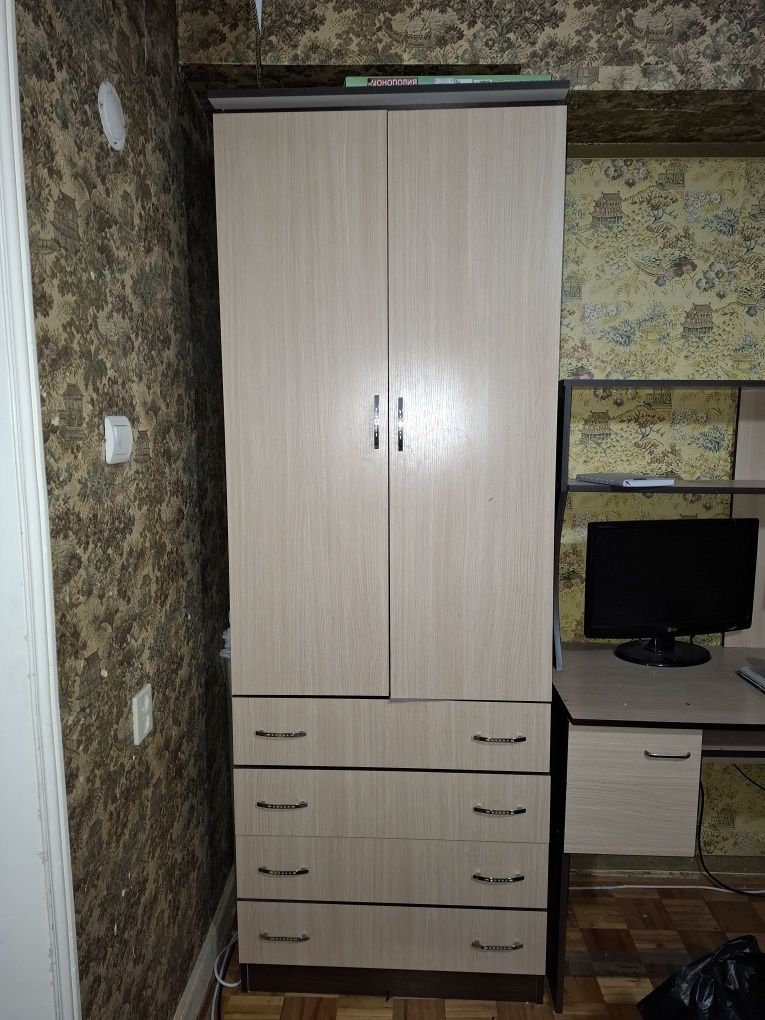 Шкафы имеются 3 штуки срочно продам .     Uchta shkaf sotaman srochno