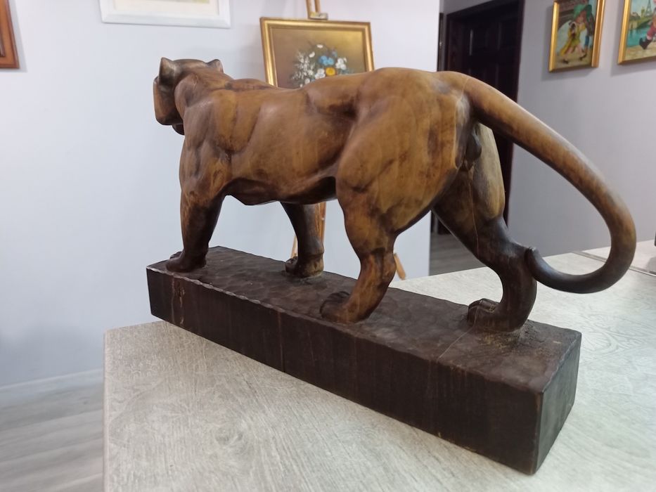 Тигър величие в дърво (44 см)