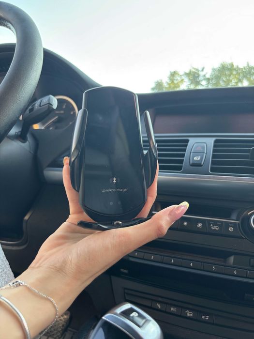 Безжично Магнитно Зарядно и Стойка за Телефон