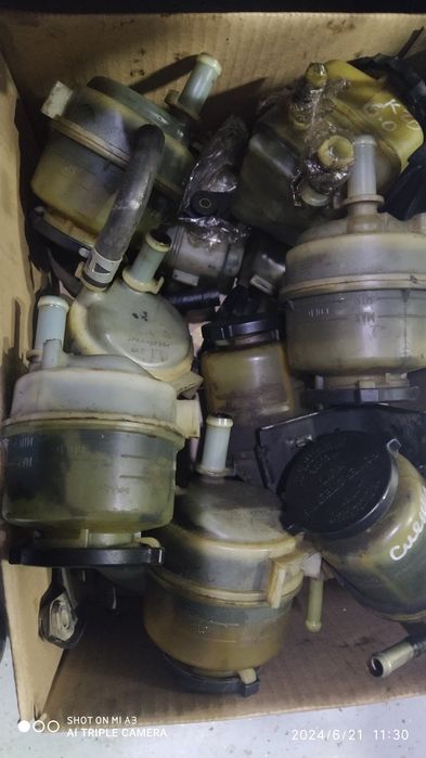 бачок Гур на Тойота сиенна