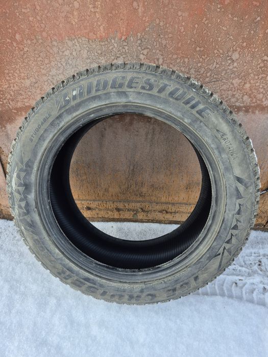 Продам зимнюю резину 235/55,R18