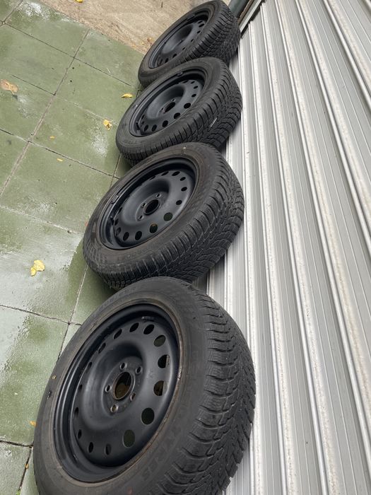 Зимни Гуми  с джанти 205/55/16  5х114,3