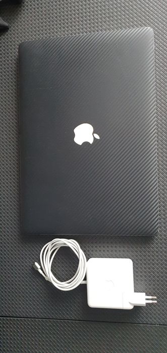Macbook pro 15 inch late 2013 73 cicluri incarcare i7 8gb ram 512