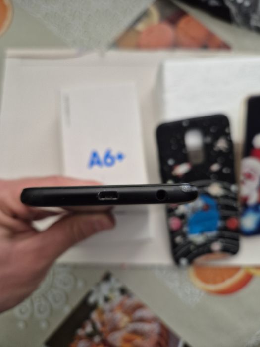 Продавам Samsung Galaxy A6+