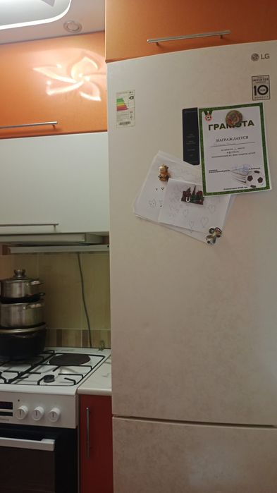 Продам квартиру 5-24 на первом этаже квартира очень теплая зимой .