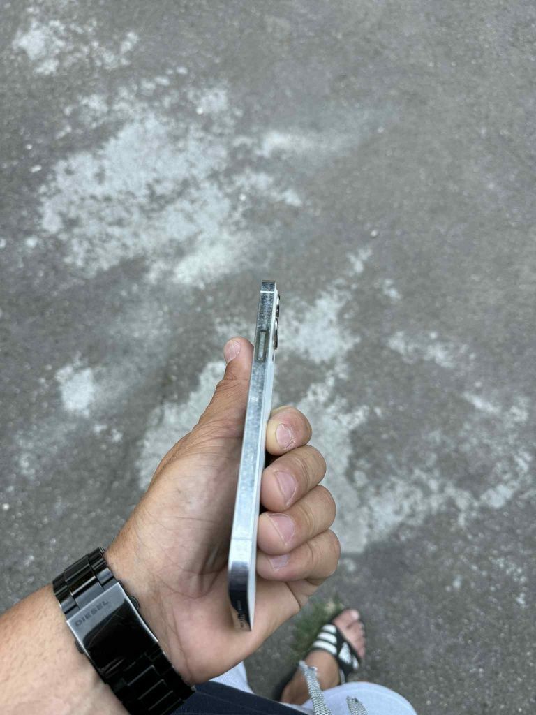 Vând iphone 12 pro max