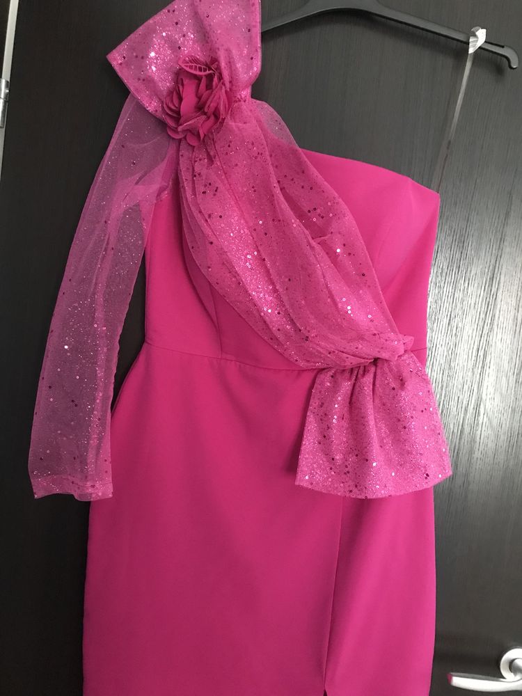 Rochie eleganta culoare superba