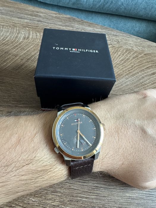 Tommy Hilfiger часовник